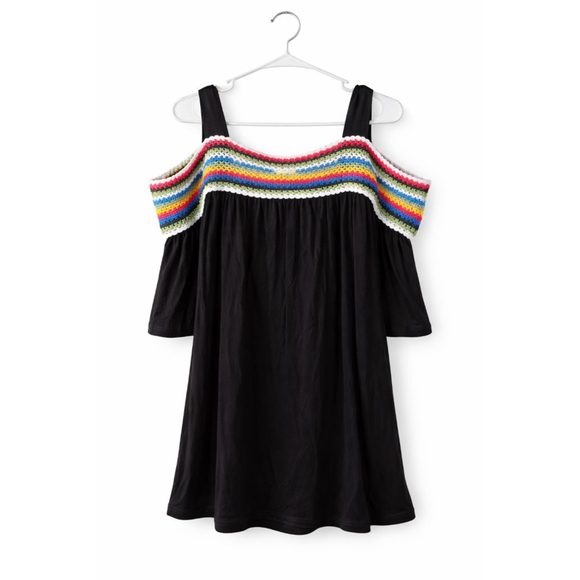 cha cha vente Tops - Cha Cha Vente Boho Crochet Off Shoulder Top Black Colorful Trim Medium Festival